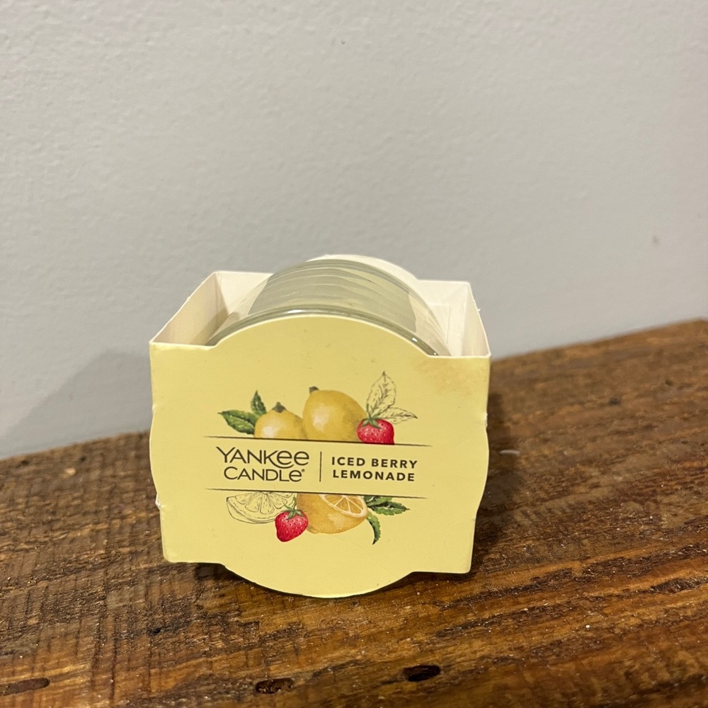 🍋New! Yankee Candle!🍋 - Picture 2 of 6